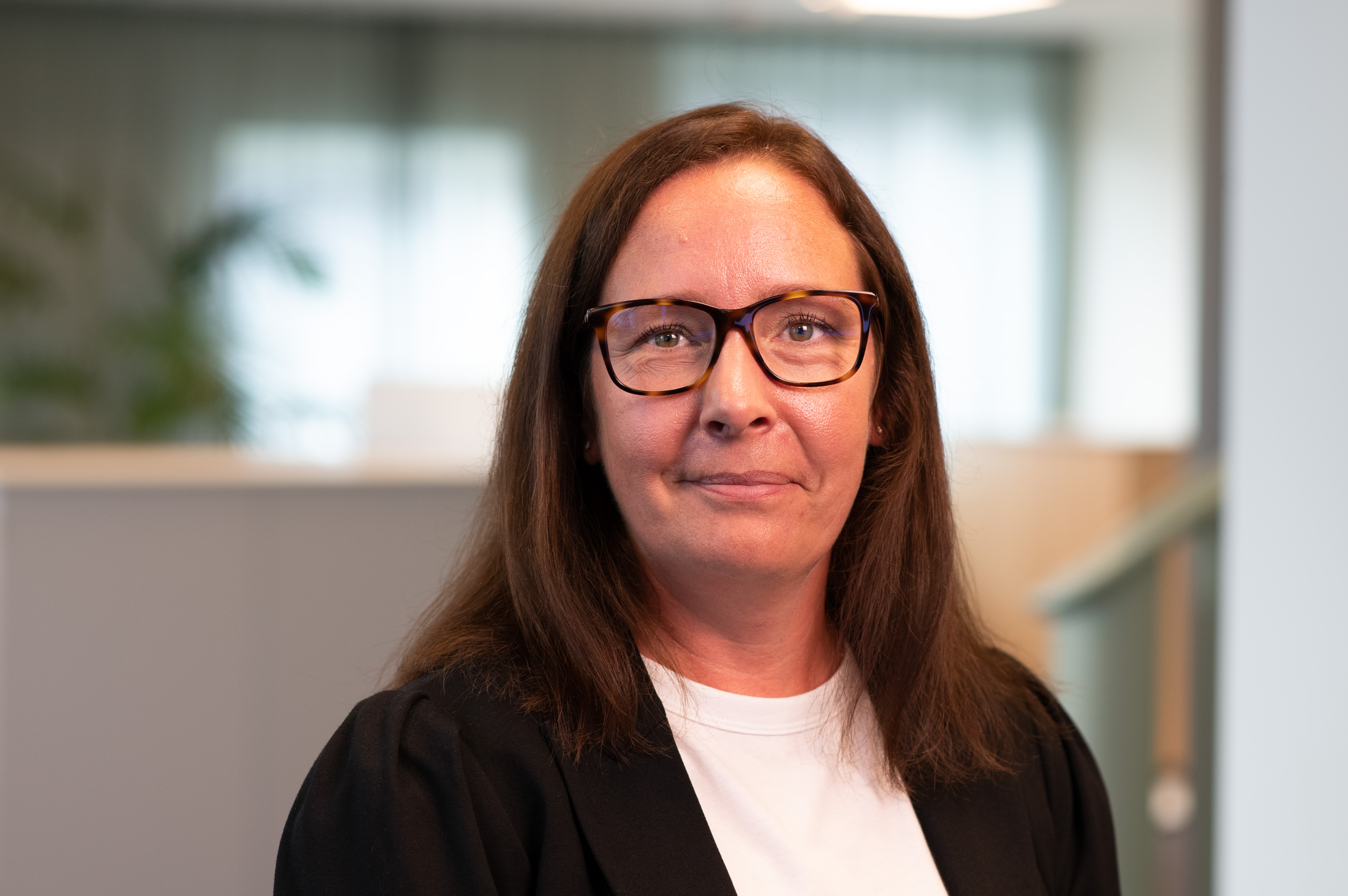 Mari Pettersson, Accounting Manager